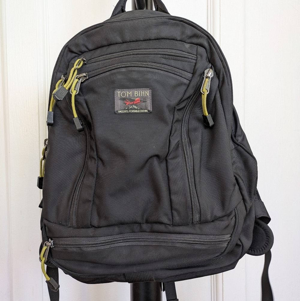Tom Bihn Synapse 19 Backpack - Black Ballistic Fabric With Wasabi Green Lining
